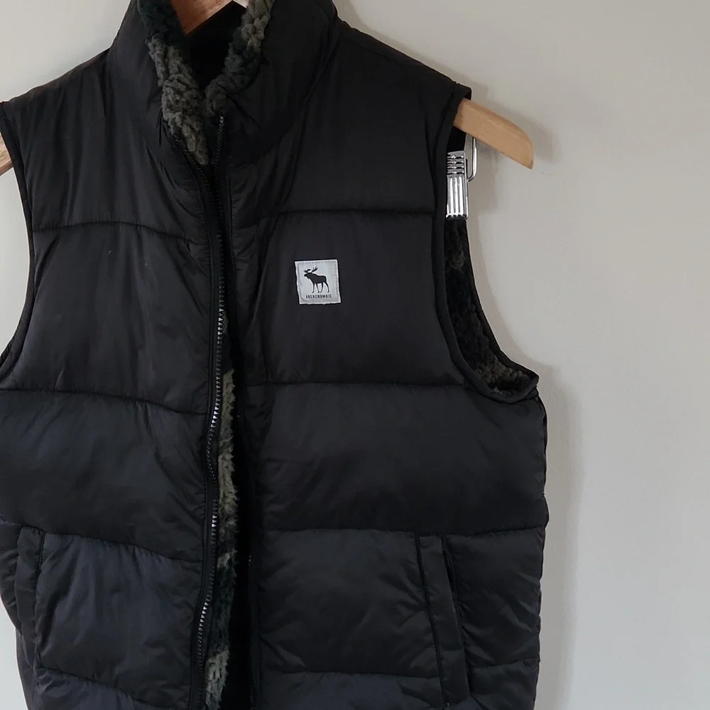 NWOT Abercrombie Reversible Sherpa Vest